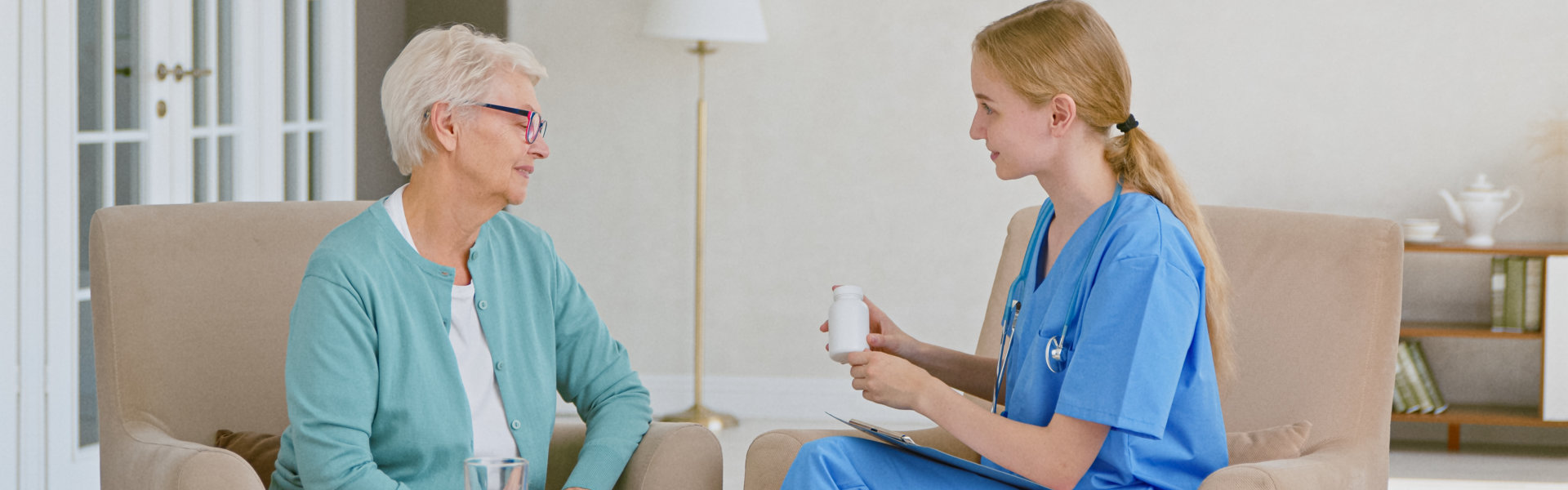 nurse showing the medicine